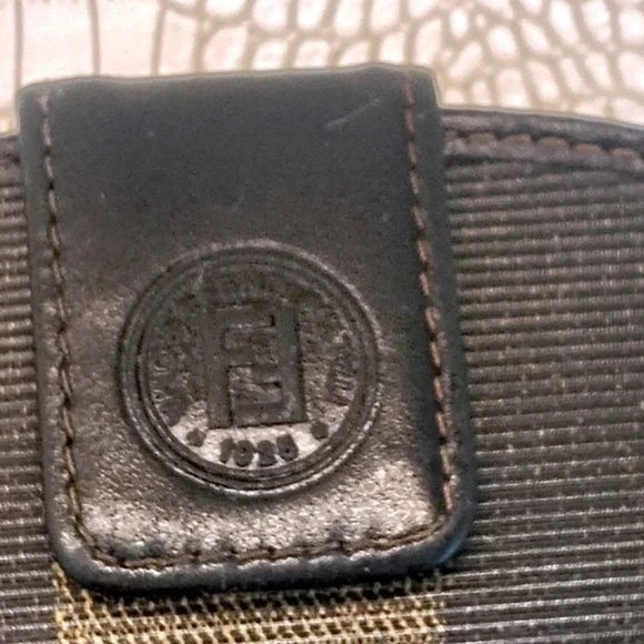 💋Beautiful 100% Authentic Fendi Dome Penguin Snap Wallet PRE-LOVED